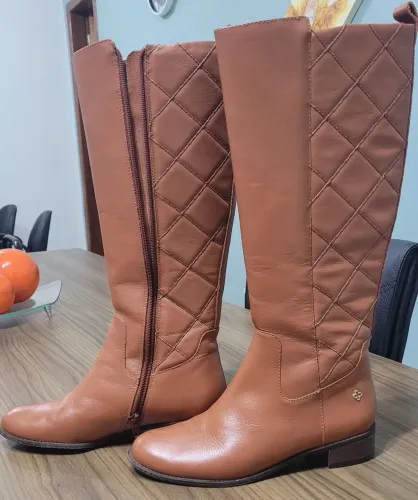 Bota de couro marrom cano longo 35