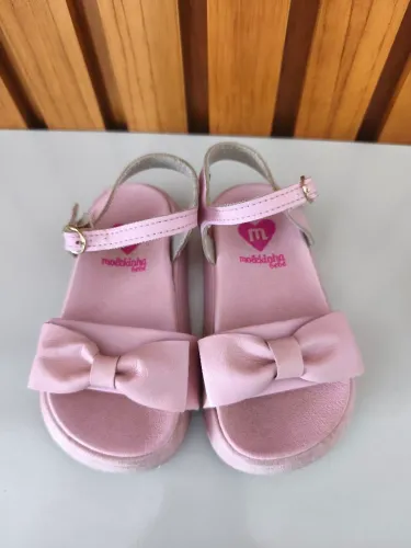 Sandálias Molekinha Rosa com Laço N° 21 - Conforto e Estilo