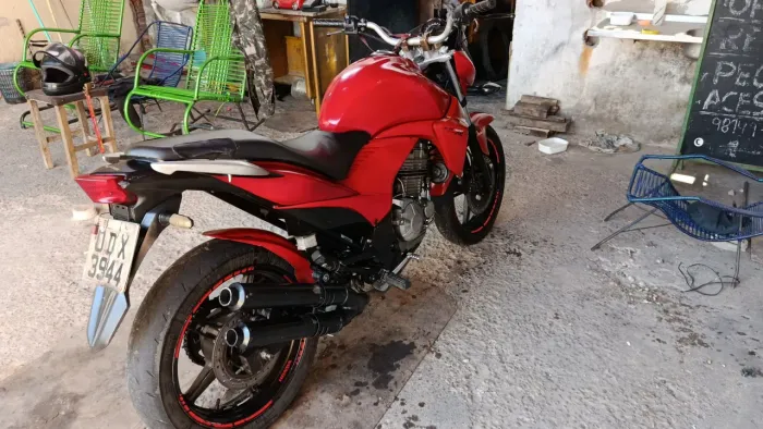 CB300r 2012 impecável por 5.509