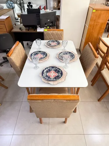 Mesa com 4 cadeiras capri