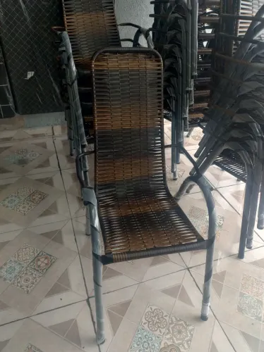 Cadeiras de Fibra Sintética - Conforto e Estilo para sua Casa!