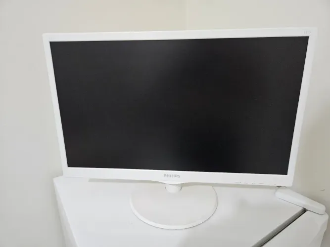 MONITOR LCD (21,5") PHILIPS - COR BRANCA (POUQUÍSSIMO USO)