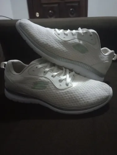 Sketchers N/37