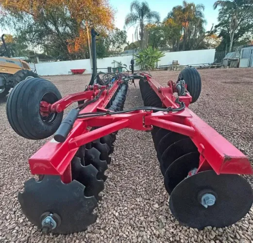 Grade Niveladora Hidráulica GNH 64 Tatu Marchesan ano 2023