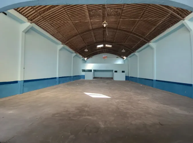 VENDO CASA+GALPÃO EM RAMOS-RJ ZAP