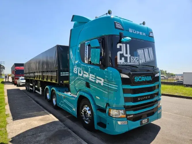 Scania R460 super ano 24 Com 200 mil Km Top + 4 Eixo Guerra Ano 23 13.5 x 1.80 SEM PNEUS