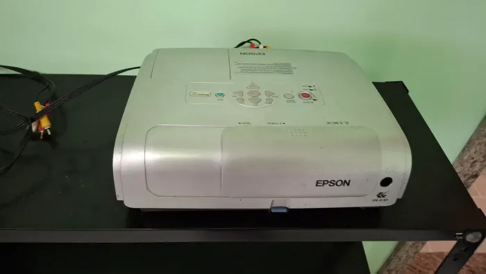 Vendo projetor EPSON EMP-S4