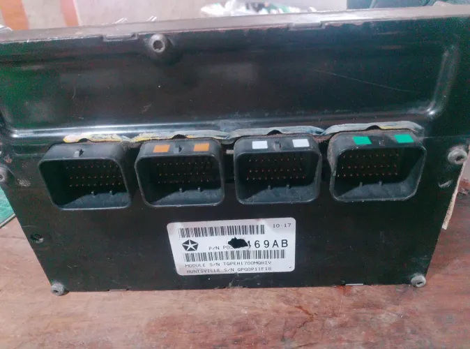 Módulo de motor/transmissão Dodge Journey 2.7 2010