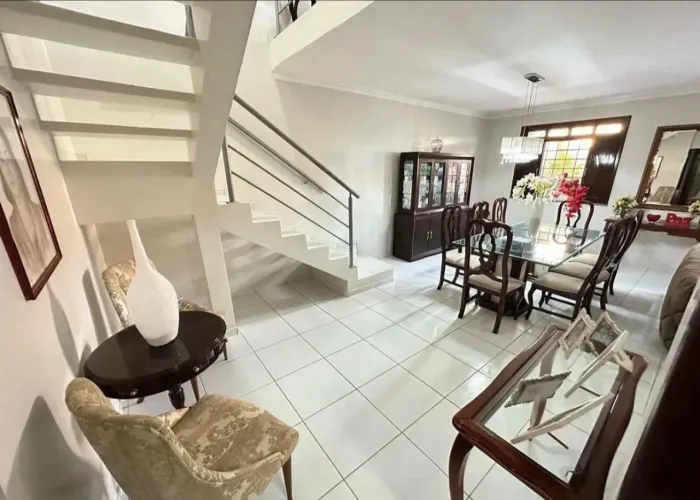 Vendo excelente casa duplex no Res. Araras ( Cohama) muito ventilada, nascente.