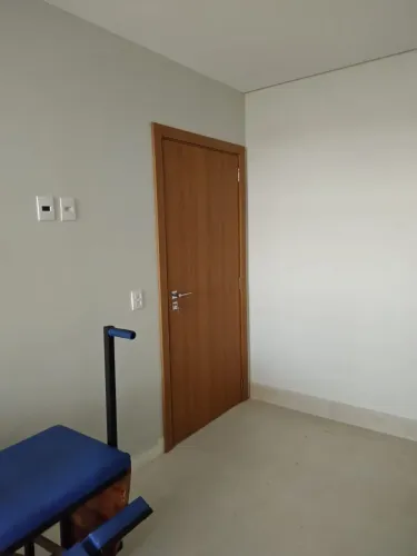 Porta Pet pvc instalada cor Madeira acima de 5 un a vista