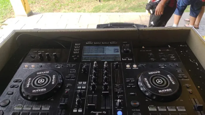 Aluguel Xdj RR cdj pioneer Dj profissional