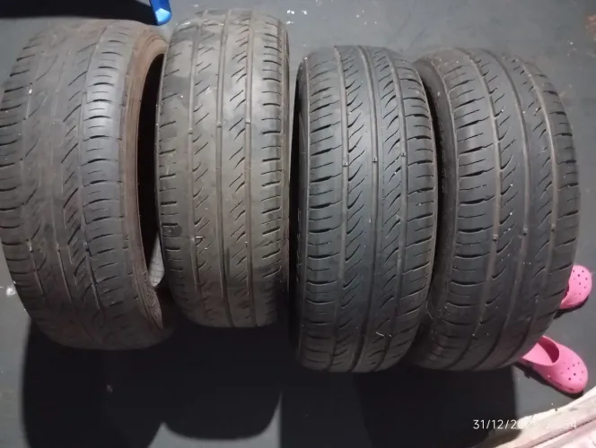 Vendo pneus 