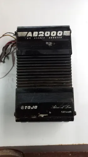 Amplificador automotivo Tojo AB2000 Advanced Line. Potência de 250 watts.