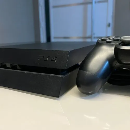 Ps4 perfeito estado ,sem defeitos ,gta 5 de brinde 