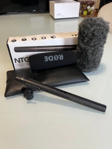 Microfone Rode NTG4+ com Windshield
