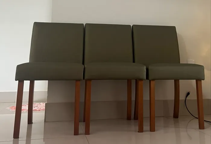 Jogo de cadeiras para mesa de jantar/estar