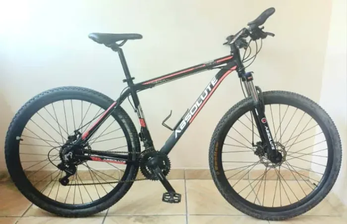 MOUNTAIN BIKE ABSOLUTE NERO SPORT | ARO 29 QUADRO 19 | SUSPENSÃO AJUSTÁVEL | ÓTIMO ESTADO