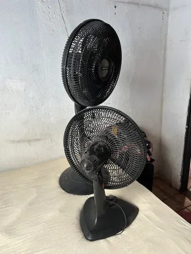 Dois ventiladores para venda com defeito para reaproveitamento de peças 