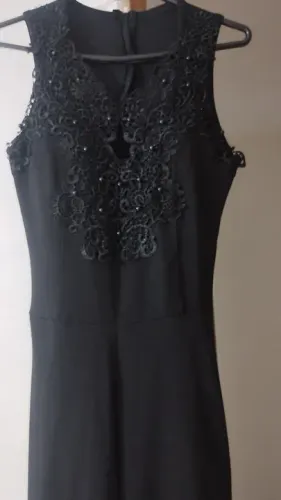 Macacão preto longo boca de sino