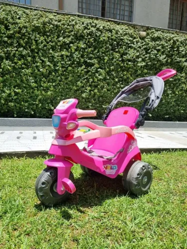 Triciclo Velobaby Reclinável com Capota Passeio e Pedal Rosa Bandeirante