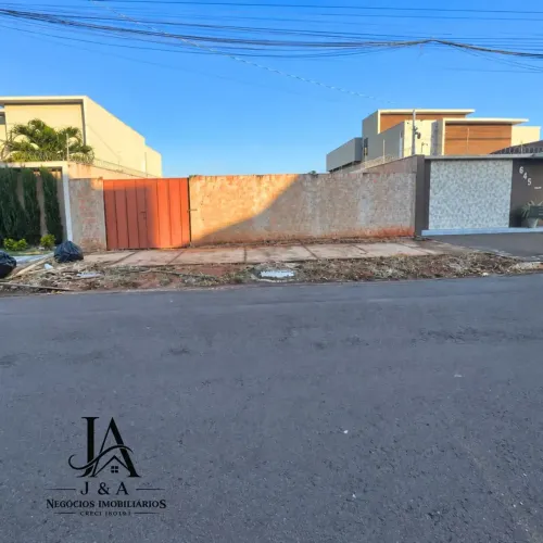 Terreno com 360,25m² no asfalto, murado, portão no Panamá em Campo Grande - MS