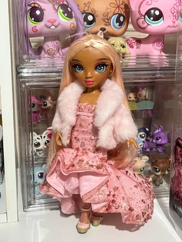 Boneca Rainbow High Sabrina St Cloud