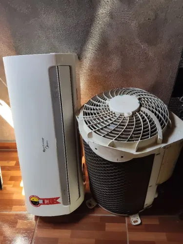 Vende-se split 9000 BTU semi-novo