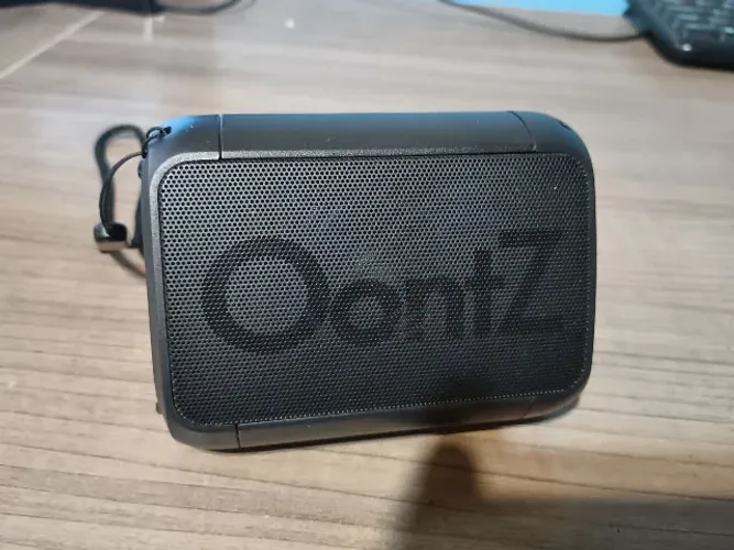 Caixa de Som Alto Falante Portátil Oontz Angle Solo 5W Bluetooth 4.2 IPX5 Preta