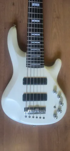 Baixo Ledur 6 Cordas