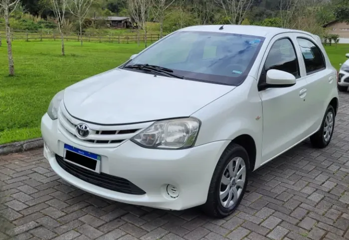 Toyota Etios X 1.3 Flex 16V 5P Mec. 2016