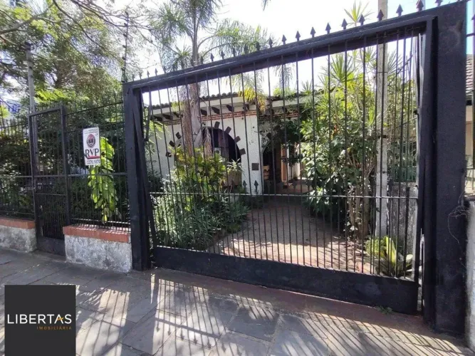 Casa comercial térrea na Av. Aparício Borges - bairro Teresópolis