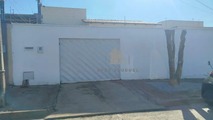 Casa com 3 quartos para alugar no Setor Três Marias