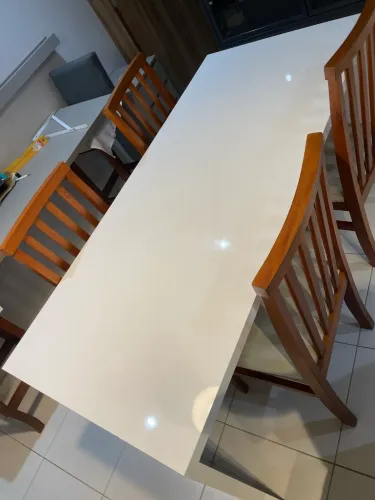 Mesa com 4 cadeiras (também vendo separado)