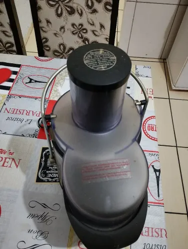 Máquina extratora de alimentos(suco)