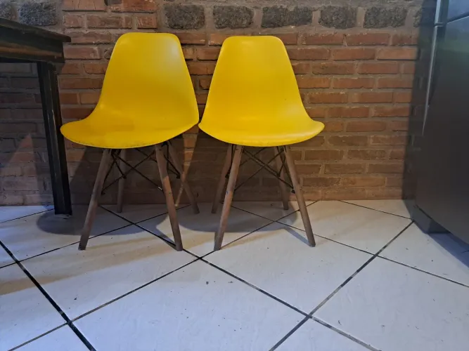 2 cadeiras eiffel
