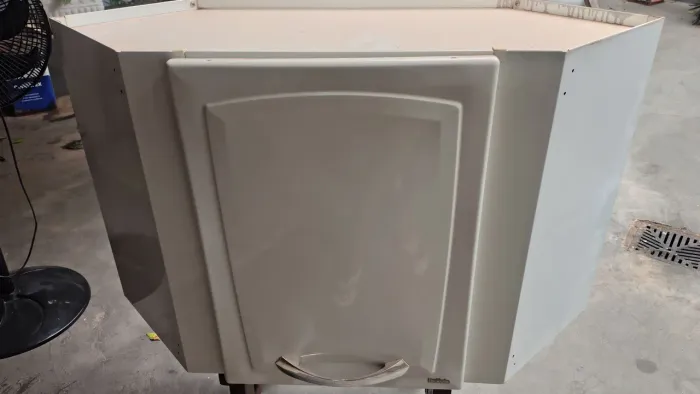 Vendo armário semi - novo