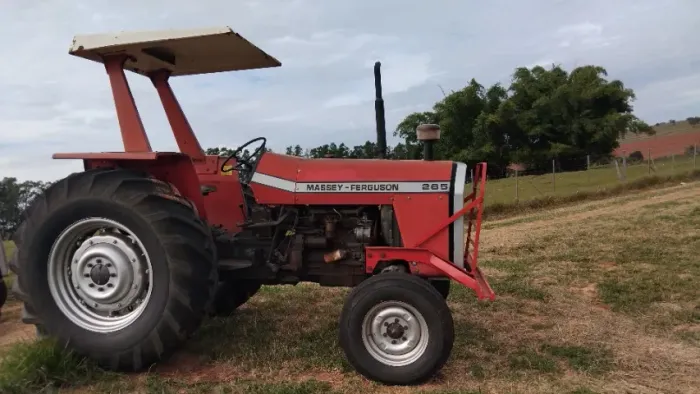 Trator ano 81