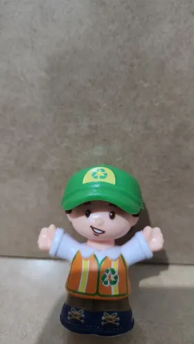 Boneco Fisher-Price Little People Homem da Reciclagem (modelo DVP63)