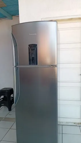 Geladeira semi nova,327 litros