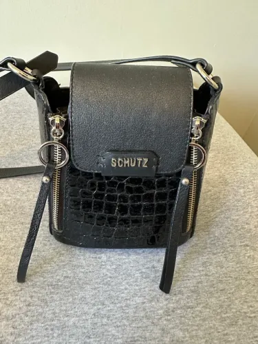 Bolsa Schütz Preta