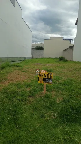 Terreno Padrão em Condomínio em Pindamonhangaba