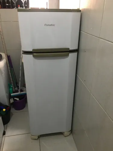 Geladeira 999,00