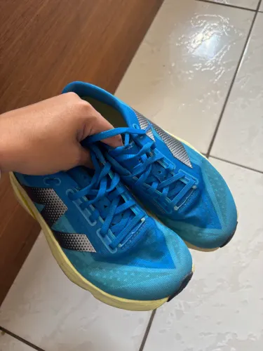 tênis new balance fuelcell rebel V4 azul tamanho 37