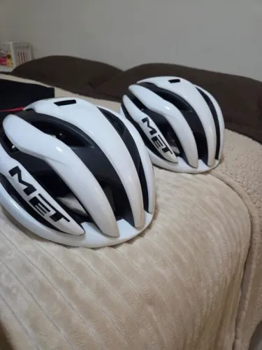 Capacete MET