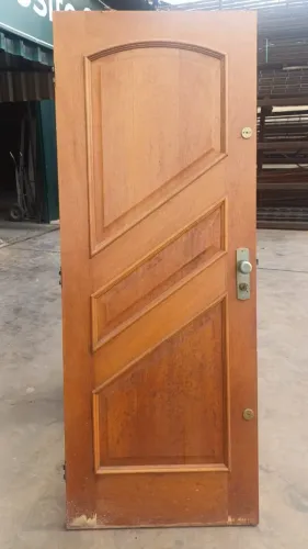 Porta de Madeira Maciça 2,10 x 0,80m com Fechadura e Chave