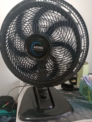 Vende-se Ventilador semi-novo com 3 meses de garantia