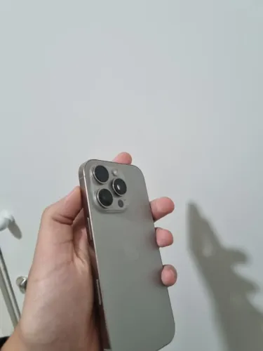 iPhone 16 pro Titanium Zero Detalhes