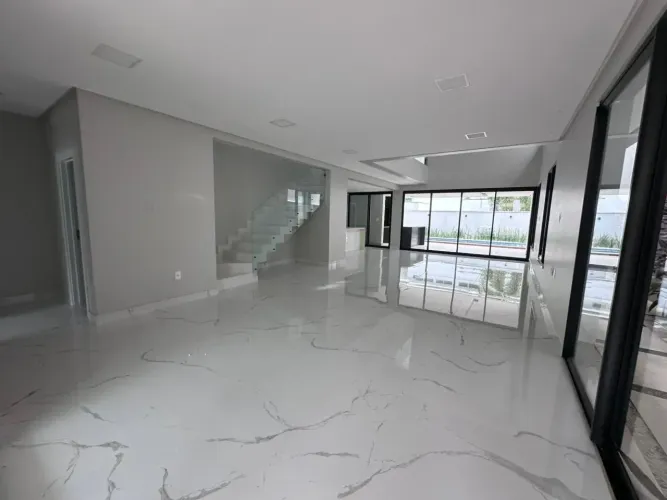 RENAISSANCE, COM 376m2,, 2 PISOS, 4 SUÍTES COM CLOSET, + ESCRITÓRIO, PISCINA, CHURASQUEIR