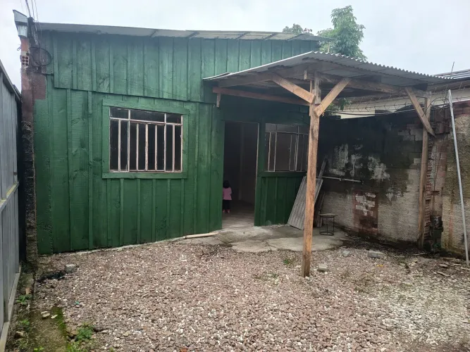 Alugo casa em Piraquara
