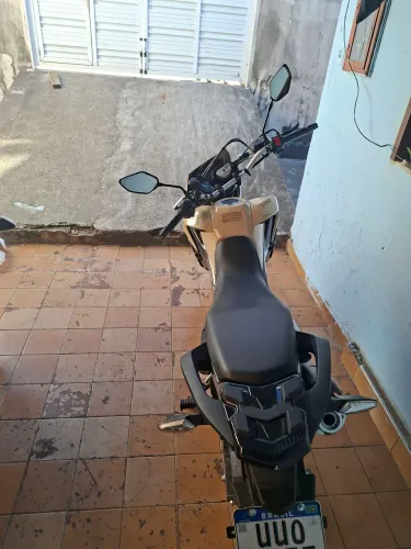 Moto SHINERAY 175 2026